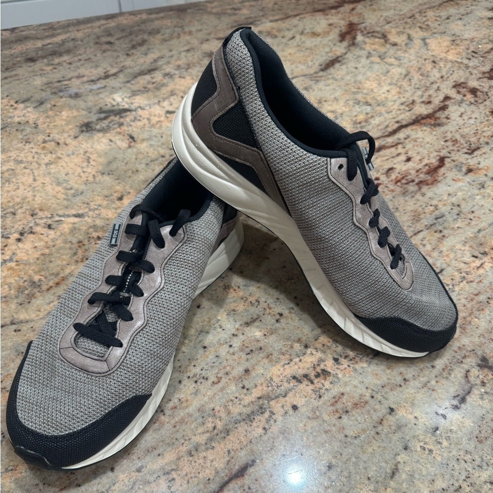 SAS Men's Tan and Black Mesh Lace-Up Sneakers size 13W